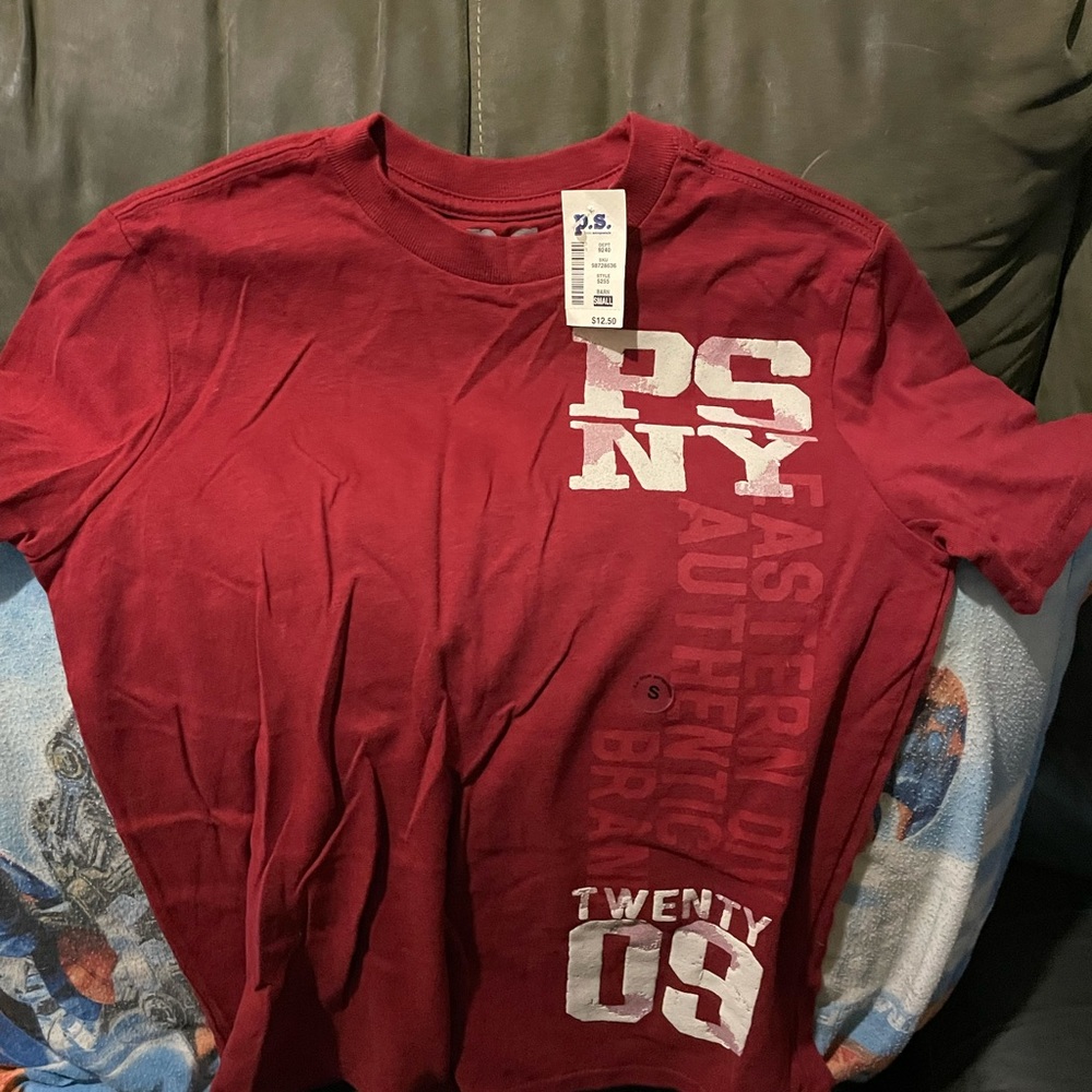 (3) different colors Aeropostale quarter sleeve shirts for boys.size small (8).g